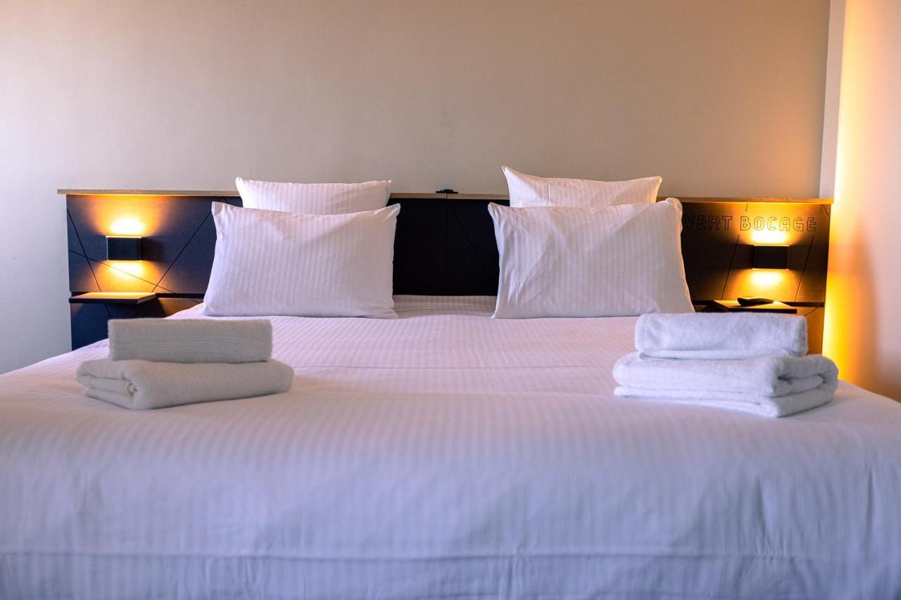 Logis Hotel & Restaurant Le Vert Bocage Franqueville-Saint-Pierre Dış mekan fotoğraf