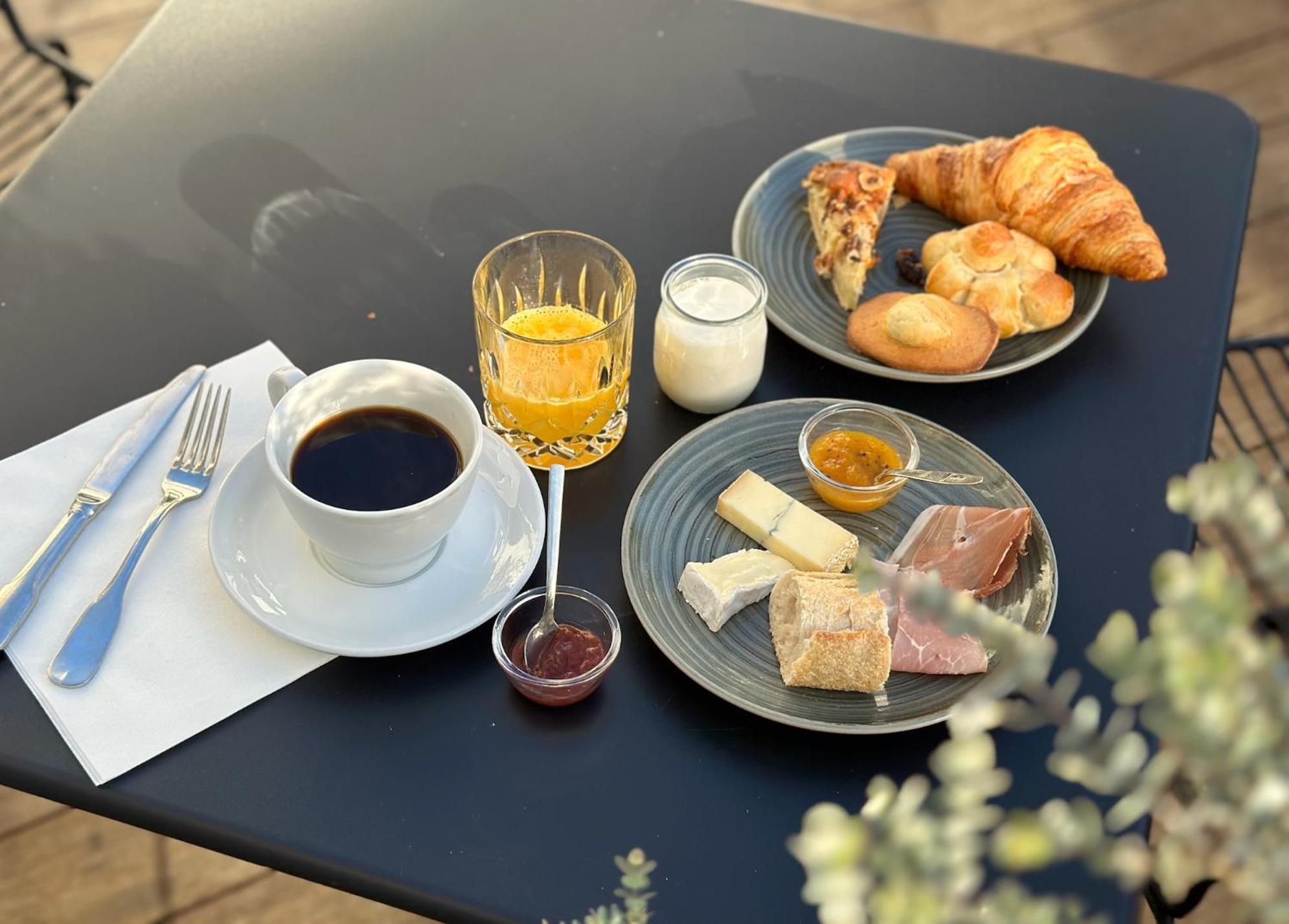 Logis Hotel & Restaurant Le Vert Bocage Franqueville-Saint-Pierre Dış mekan fotoğraf