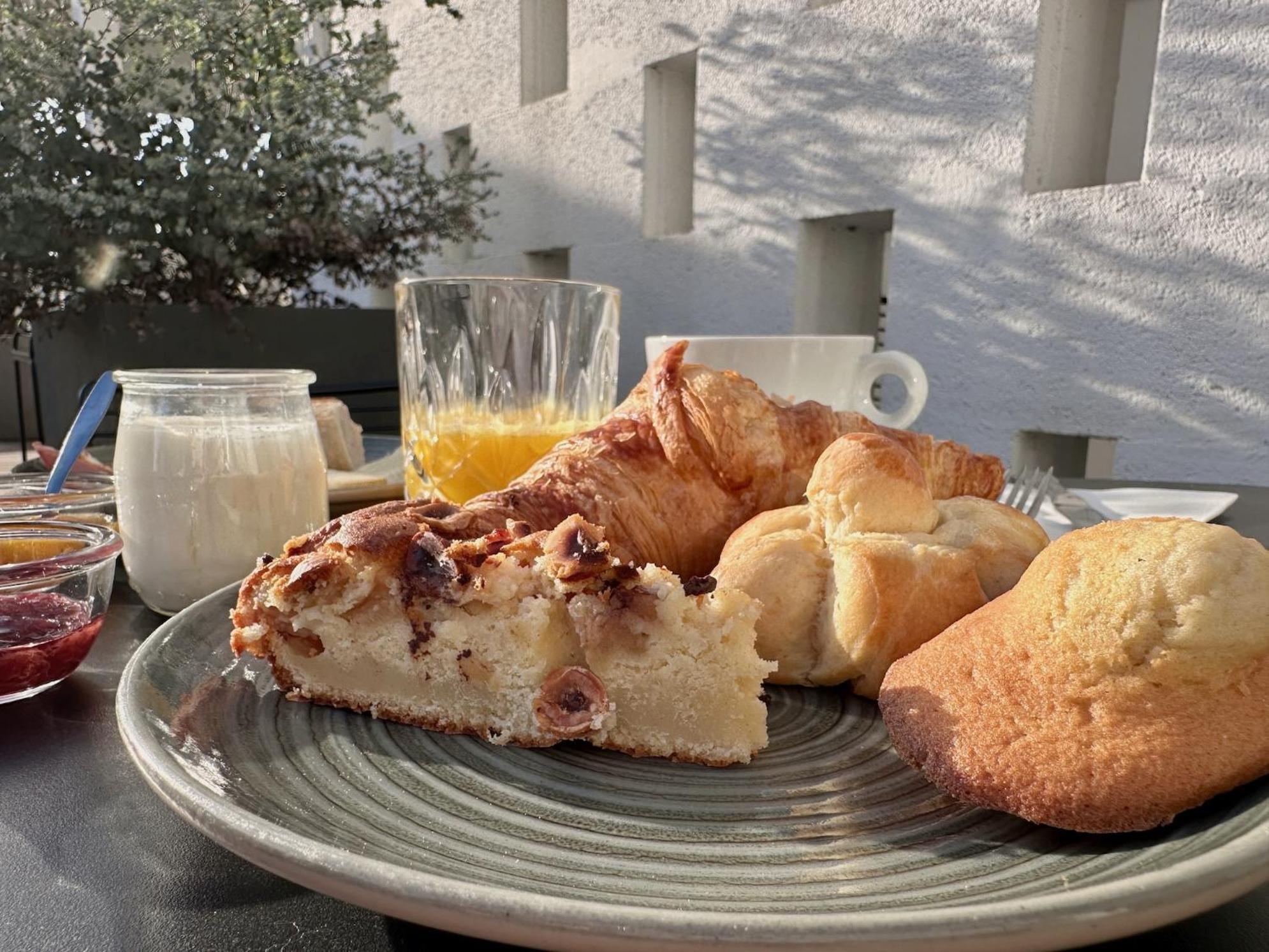 Logis Hotel & Restaurant Le Vert Bocage Franqueville-Saint-Pierre Dış mekan fotoğraf